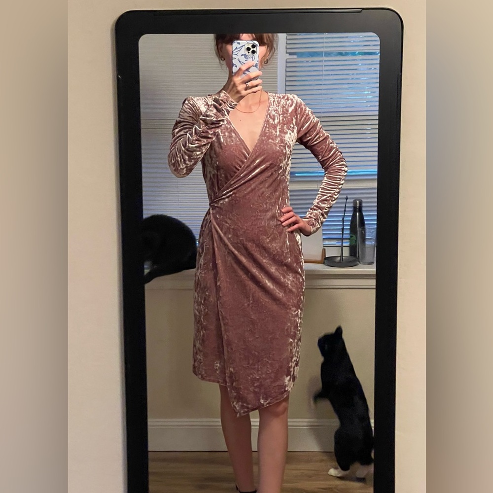 Leith Velvet Wrap Midi Dress in Blush Pink